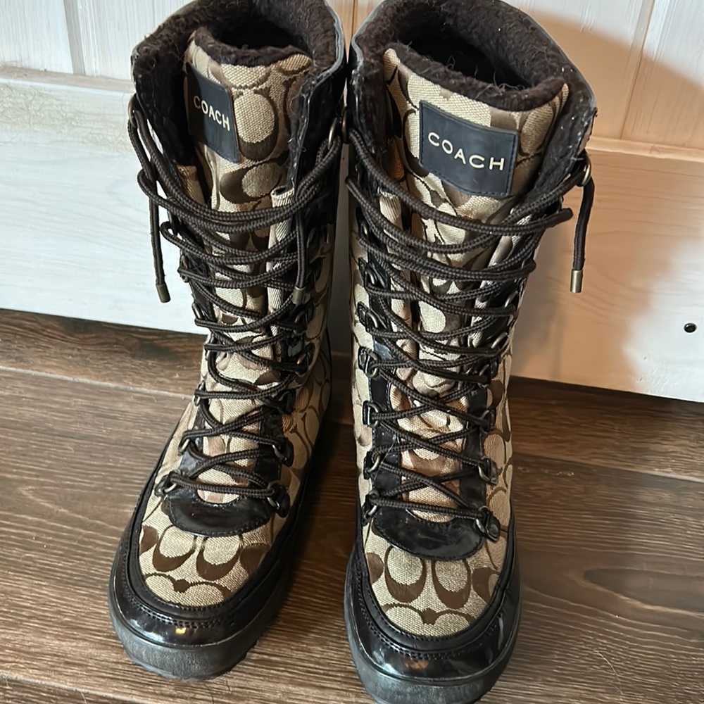 Coach Classic lined women's size 8 winter boots